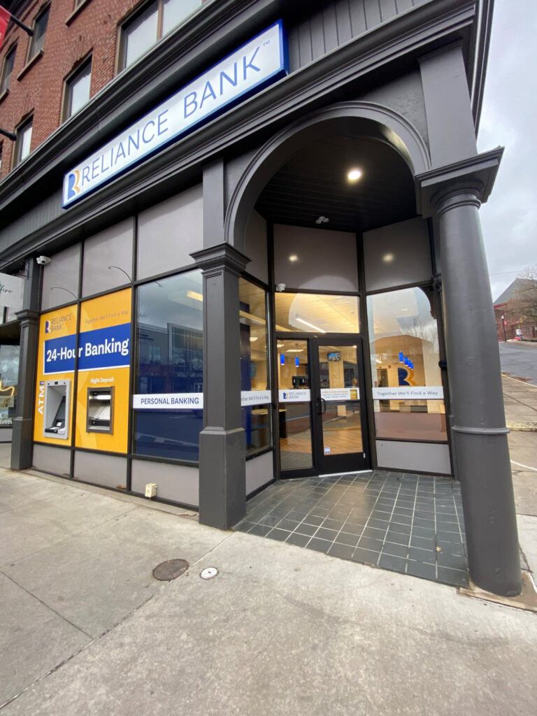 entrance reliance bank corporate building