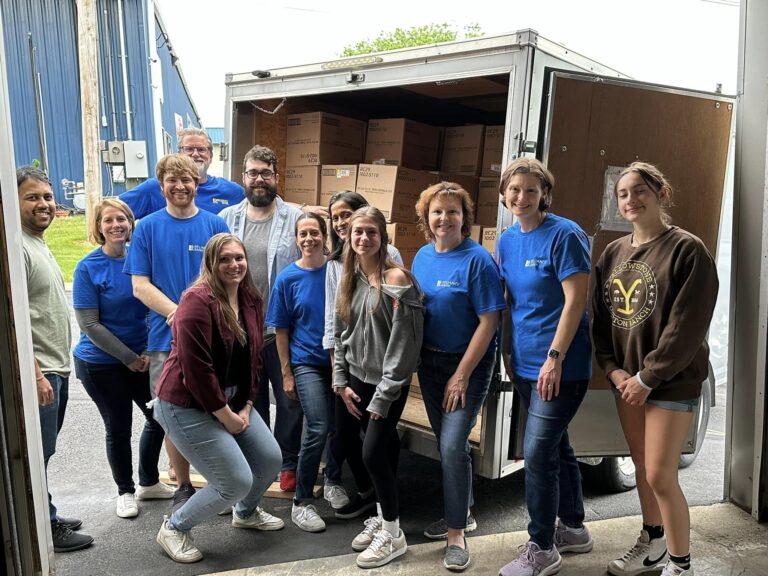 group photo of volunteers